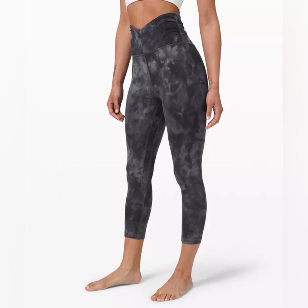 Lululemon Diamond Dye Aligns RARE 21” Cross Waist